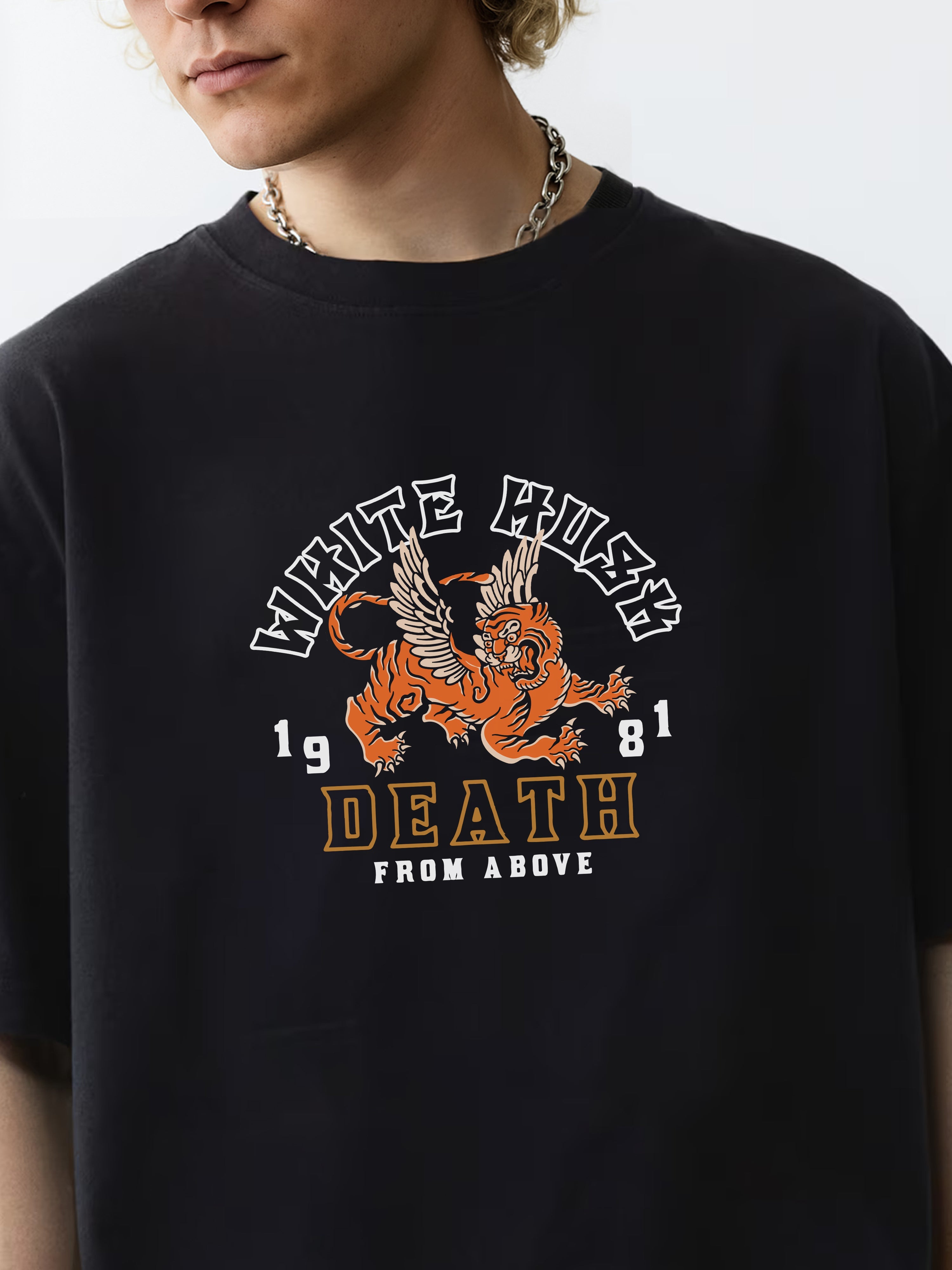 Soaring Tiger - Oversized Tshirt - OMNIVERSE©